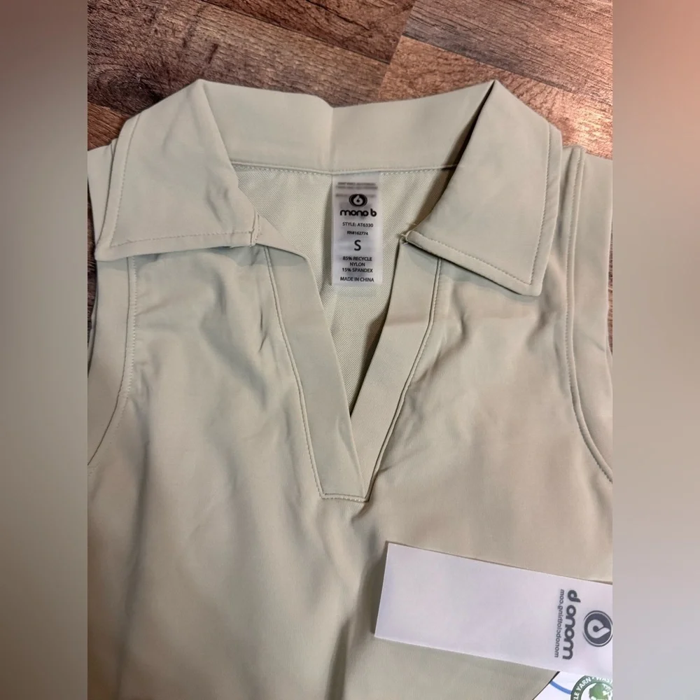 Mono B Sage Green Collared Athletic Crop Tank Top Built-In Shelf Bra Small - Picture 9 of 12